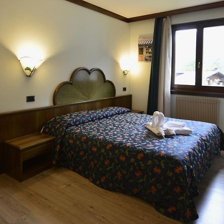 Hotel Quadrifoglio Pinzolo Exterior photo