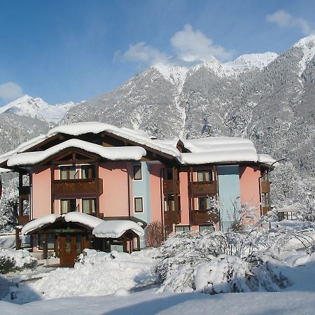 Hotel Quadrifoglio Pinzolo Exterior photo