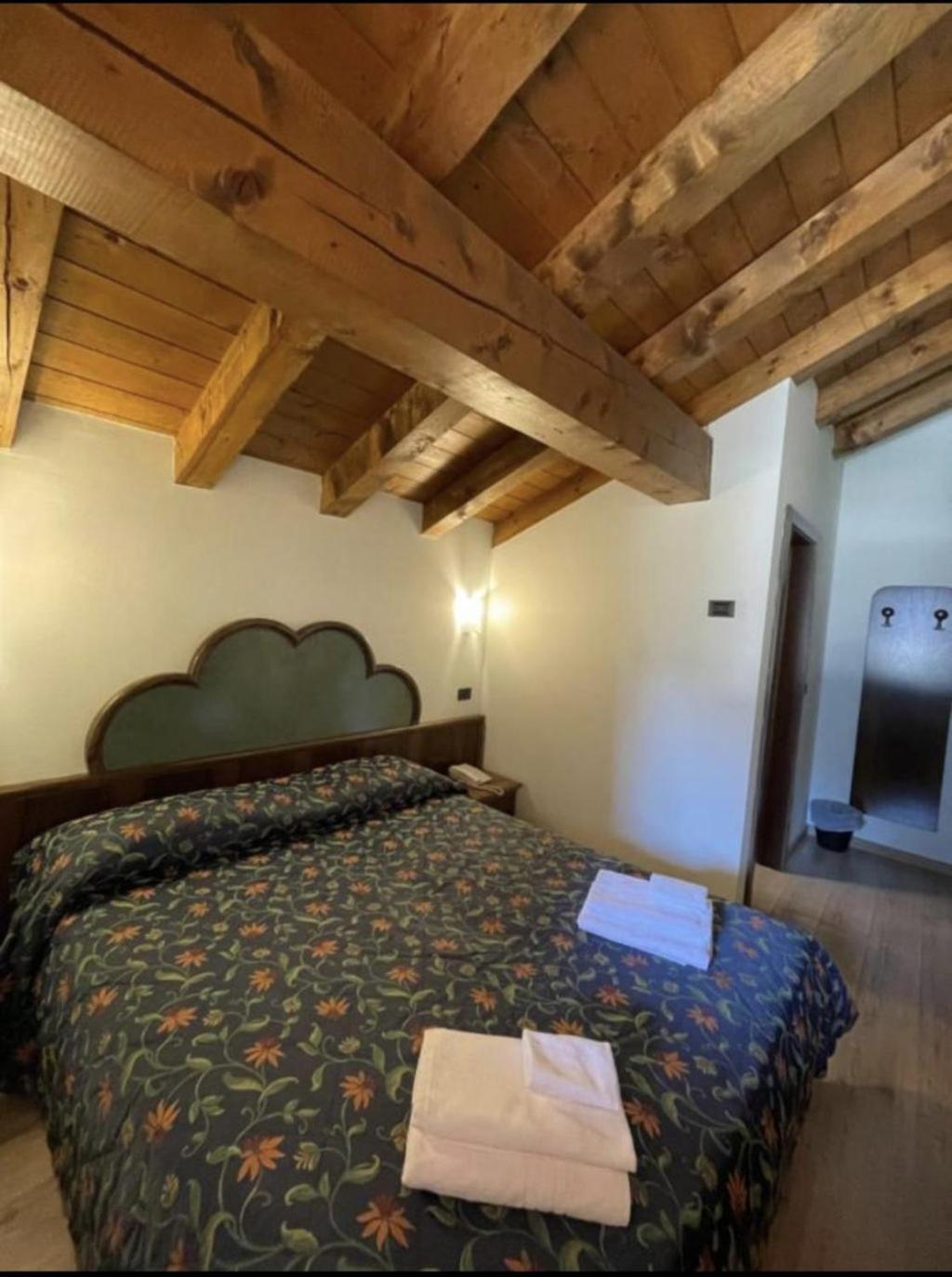 Hotel Quadrifoglio Pinzolo Exterior photo