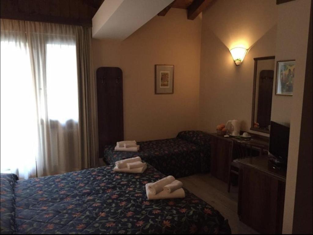 Hotel Quadrifoglio Pinzolo Exterior photo