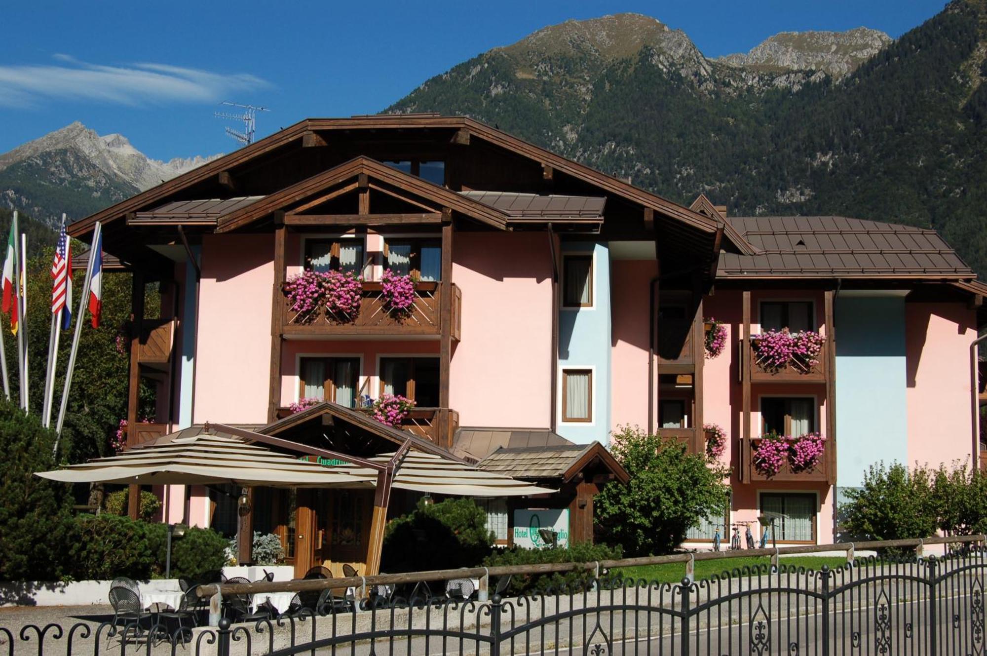 Hotel Quadrifoglio Pinzolo Exterior photo