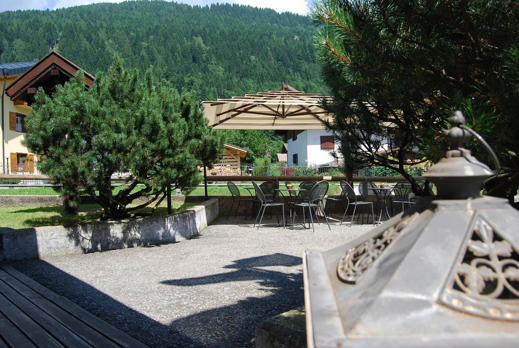 Hotel Quadrifoglio Pinzolo Exterior photo