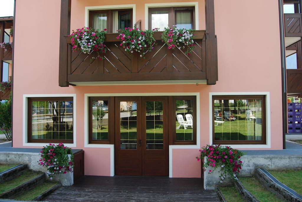 Hotel Quadrifoglio Pinzolo Exterior photo