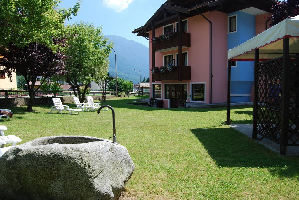Hotel Quadrifoglio Pinzolo Exterior photo