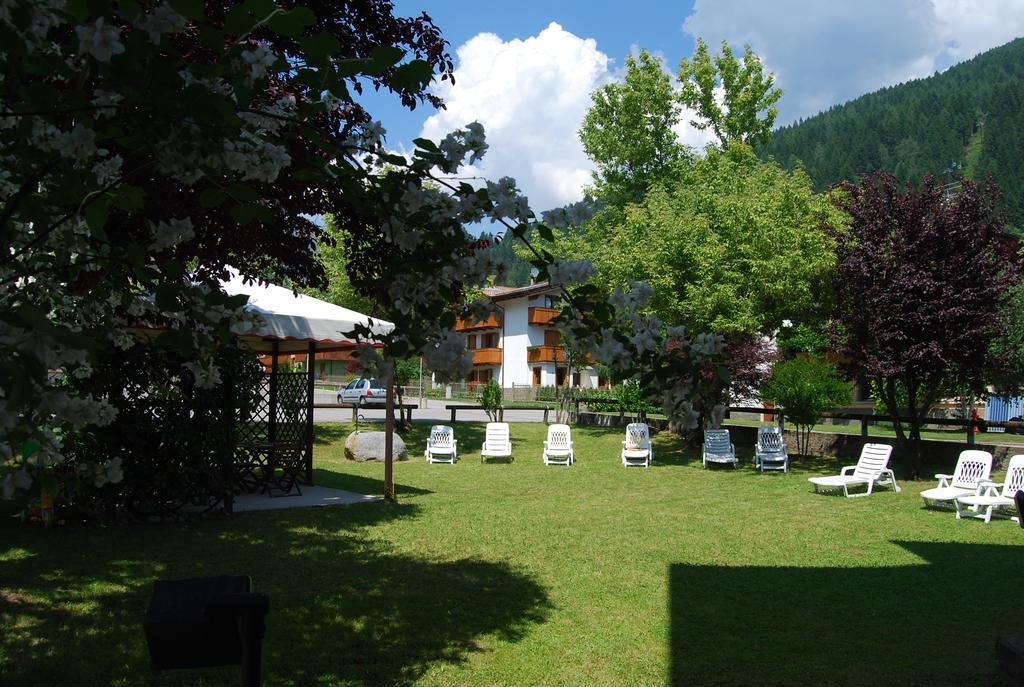 Hotel Quadrifoglio Pinzolo Exterior photo