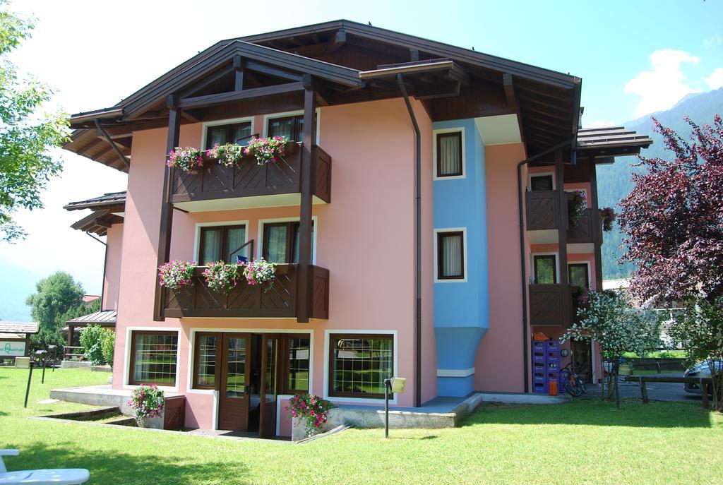 Hotel Quadrifoglio Pinzolo Exterior photo