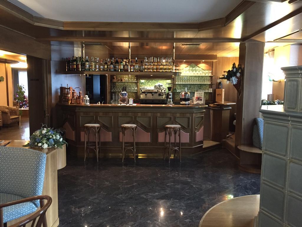 Hotel Quadrifoglio Pinzolo Exterior photo